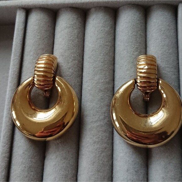 Vintage Big Monet Doorknocker Statement – Clip On Earrings - Picture 8 of 10